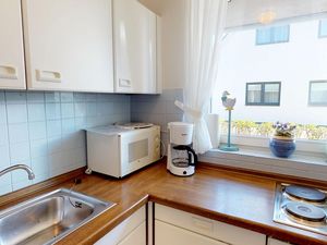 23974209-Ferienwohnung-4-Wenningstedt-300x225-5