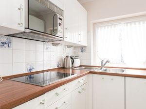 23974247-Ferienwohnung-3-Wenningstedt-300x225-3