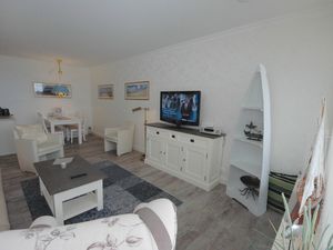 23974252-Ferienwohnung-4-Wenningstedt-300x225-2