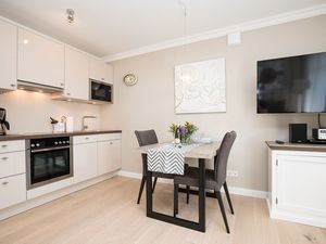 23974261-Ferienwohnung-3-Wenningstedt-300x225-3