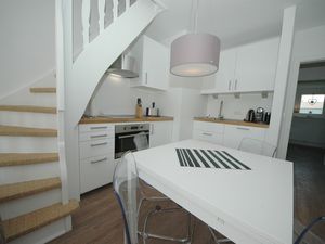 23974270-Ferienwohnung-4-Wenningstedt-300x225-4