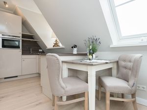 23974263-Ferienwohnung-4-Wenningstedt-300x225-5