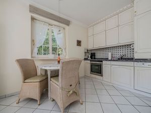 23974279-Ferienwohnung-2-Wenningstedt-300x225-3