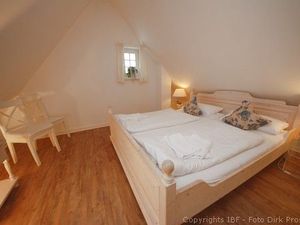 23974283-Ferienwohnung-4-Wenningstedt-300x225-5