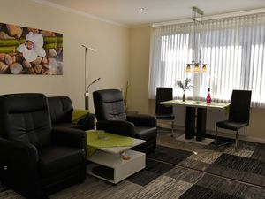 23974298-Ferienwohnung-3-Wenningstedt-300x225-5