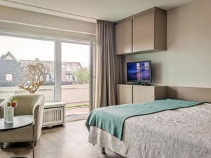 23981925-Ferienwohnung-2-Wenningstedt-300x225-1