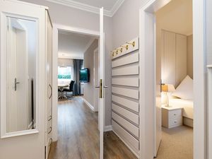 23882752-Ferienwohnung-3-Wenningstedt-300x225-1