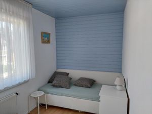 23964680-Ferienwohnung-4-Wesel-300x225-1