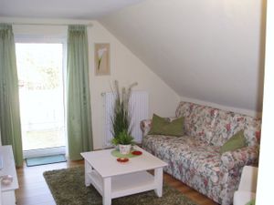 7857815-Ferienwohnung-2-Wesselburen-300x225-5