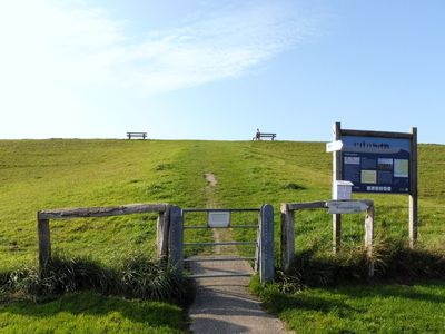 Deichaufgang vor Ferienhaus