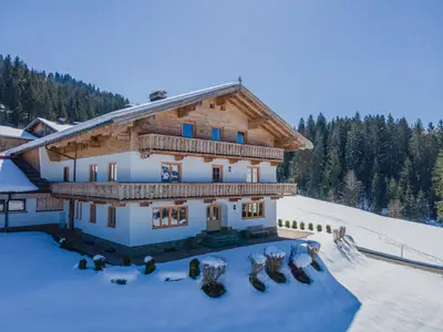 Außenseite Ferienhaus [Winter]