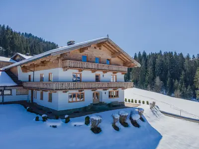 Außenseite Ferienhaus [Winter]
