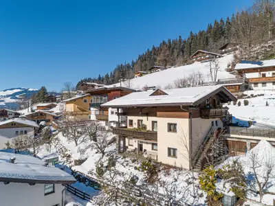 Außenseite Ferienhaus [Winter]