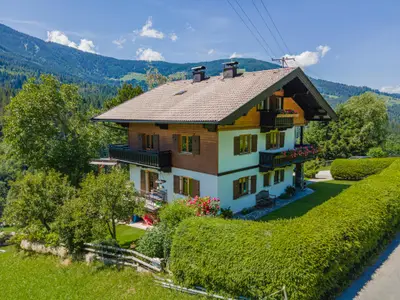 Außenseite Ferienhaus [Sommer]