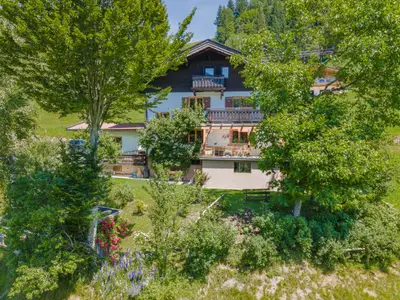Außenseite Ferienhaus [Sommer]