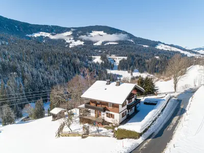 Außenseite Ferienhaus [Winter]