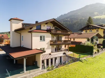 Außenseite Ferienhaus [Sommer]