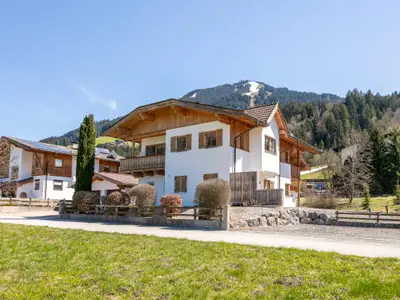 Außenseite Ferienhaus [Sommer]