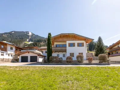 Außenseite Ferienhaus [Sommer]