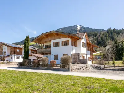 Außenseite Ferienhaus [Sommer]