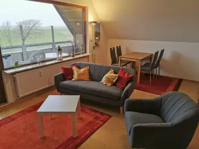 Wohn- und Essbereich (FeWo Deichblick)