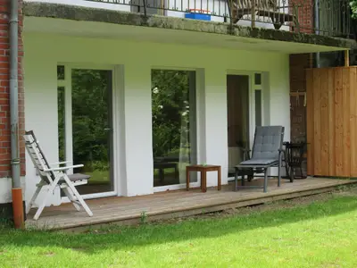 Überdachte Holzterrasse
