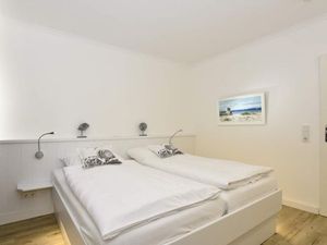 23536931-Ferienwohnung-4-Westerland (Sylt)-300x225-1