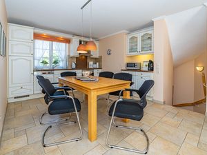 23336541-Ferienwohnung-4-Westerland (Sylt)-300x225-4