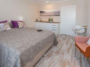 23970364-Ferienwohnung-2-Westerland (Sylt)-300x225-1