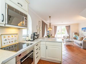 24045561-Ferienwohnung-4-Westerland (Sylt)-300x225-5