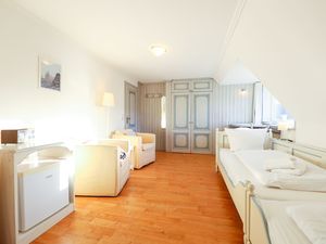 23981915-Ferienwohnung-2-Westerland (Sylt)-300x225-1