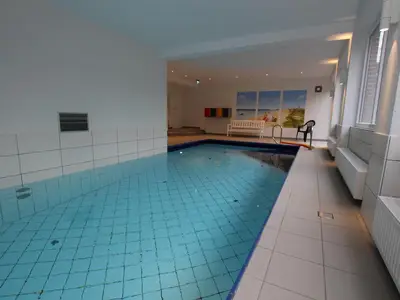 PoolOfHouse