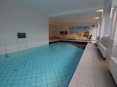 PoolOfHouse