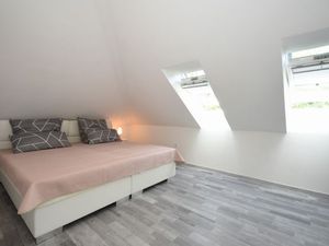 23735734-Ferienwohnung-4-Westoverledingen-300x225-3