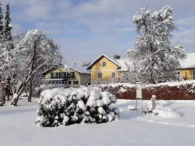 Ferienwohnung für 3 Personen (60 m²) in Weyregg am Attersee 1/10