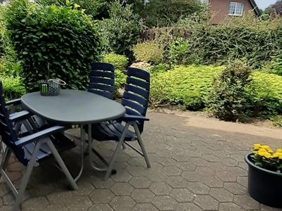 Terrasse mit Garten