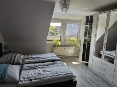 Schlafzimmer 1