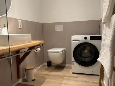 Badezimmer-Toilette-Waschmaschine