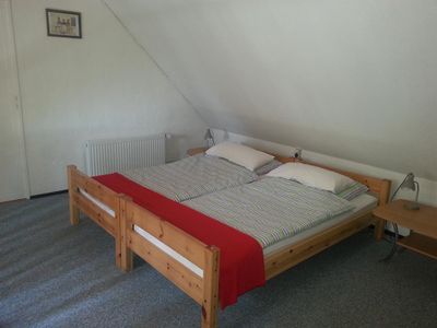 Schlafzimmer 1