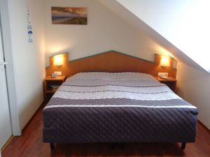 23441845-Ferienwohnung-2-Wiek auf Rügen-300x225-0