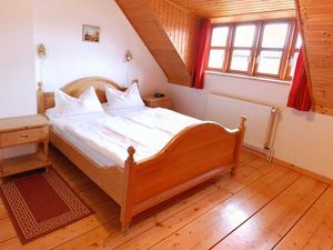 22372185-Ferienwohnung-5-Wiek auf Rügen-300x225-1