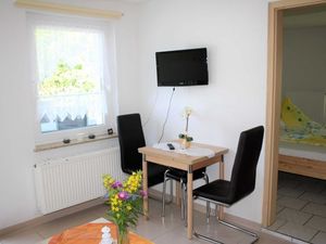 23692805-Ferienwohnung-2-Wiek auf Rügen-300x225-5