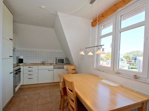 23069121-Ferienwohnung-4-Wiek auf Rügen-300x225-4