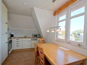 23956722-Ferienwohnung-4-Wiek auf Rügen-300x225-5