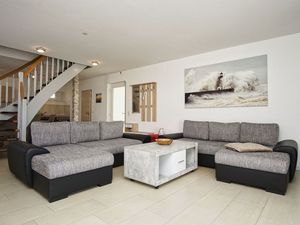 23968368-Ferienwohnung-4-Wiek auf Rügen-300x225-1