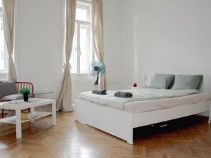 23920384-Ferienwohnung-4-Wien-300x225-5