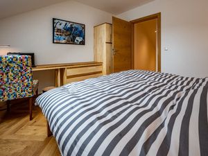 23023647-Ferienwohnung-4-Wiesent-300x225-5