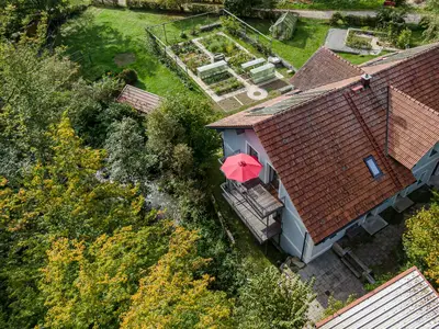 Balkon mit Blick auf den Höllbach