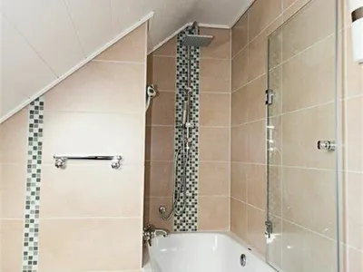 Badezimmer oben 1