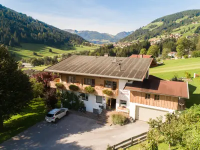Außenseite Ferienhaus [Sommer]
